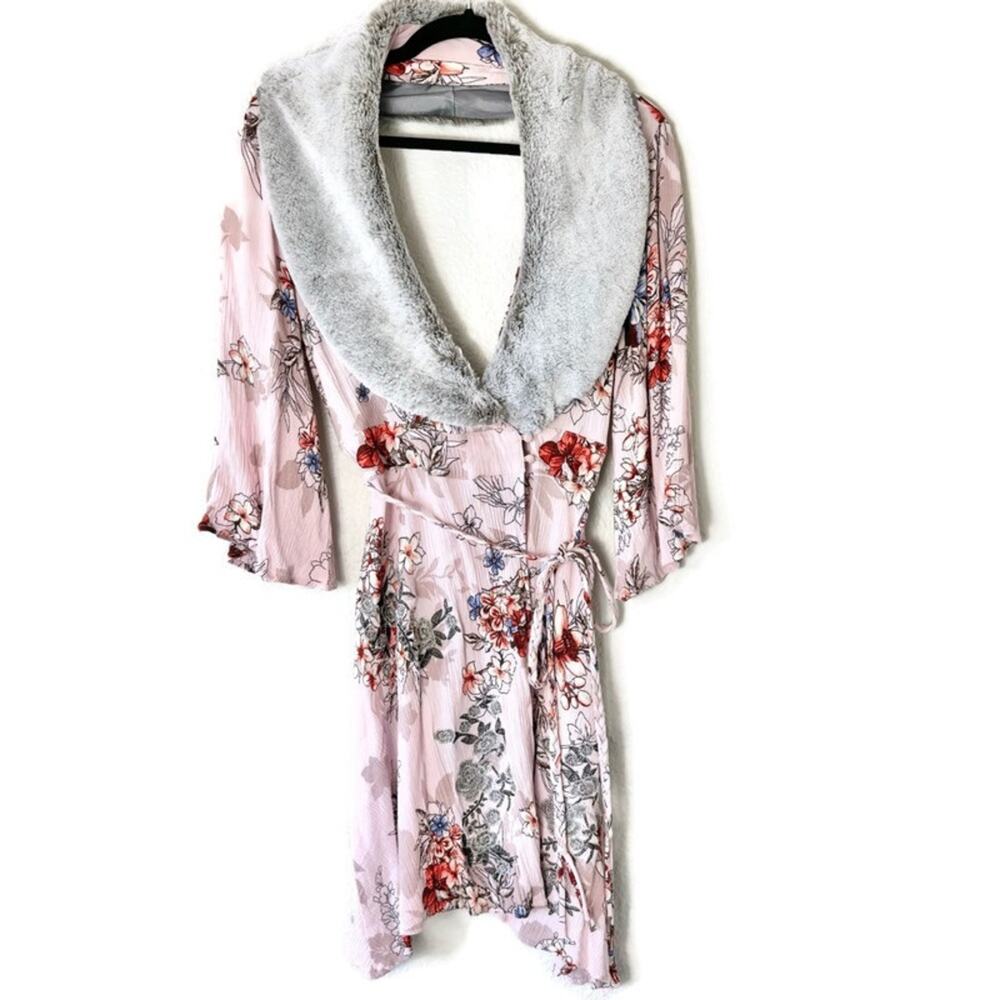 Gimmicks Pink Floral Cut-Out Convertible Faux Fur Collar Size Medium